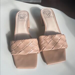 Vince Camuto Semtera Tan Block Heel Slide Sandala